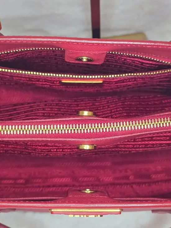 Prada Galleria Lux red Saffiano - Picture 2 of 16